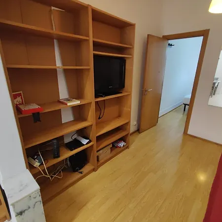 T1 Penha De Franca Com Patio *