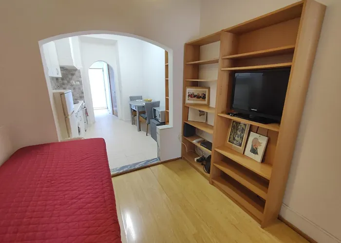 아파트 T1 Penha De Franca Com Patio 리스본