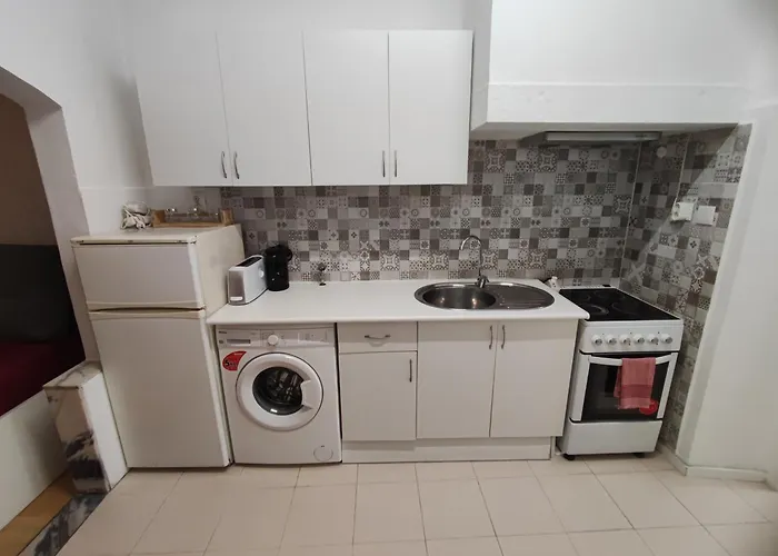 T1 Penha De Franca Com Patio 아파트 *