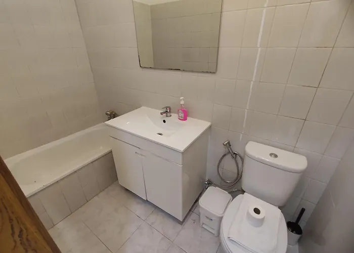 T1 Penha De Franca Com Patio 아파트 *