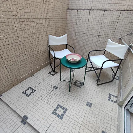 T1 Penha De Franca Com Patio Lizbona