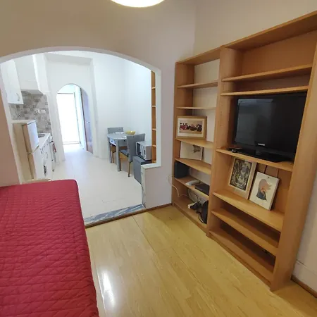 Apartment T1 Penha De Franca Com Patio Lisbon