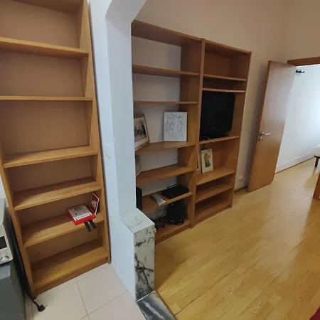Appartement T1 Penha De Franca Com Patio *
