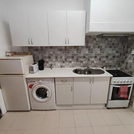 T1 Penha De Franca Com Patio Appartement *