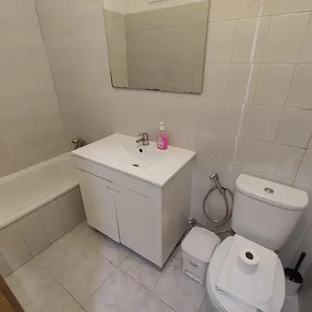 T1 Penha De Franca Com Patio Apartment *
