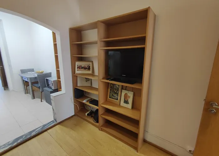 T1 Penha De Franca Com Patio Apartament *