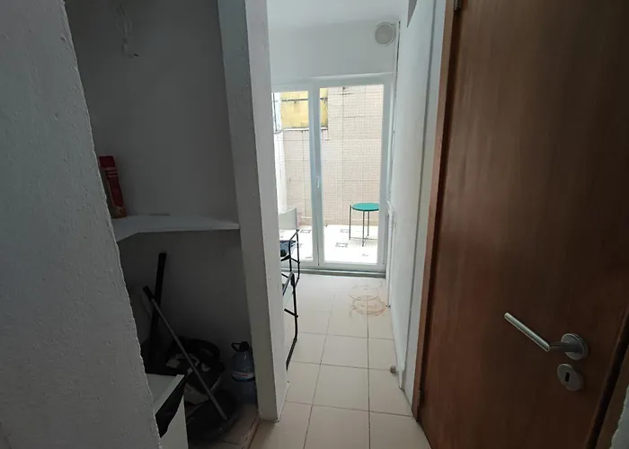 T1 Penha De Franca Com Patio Apartament *