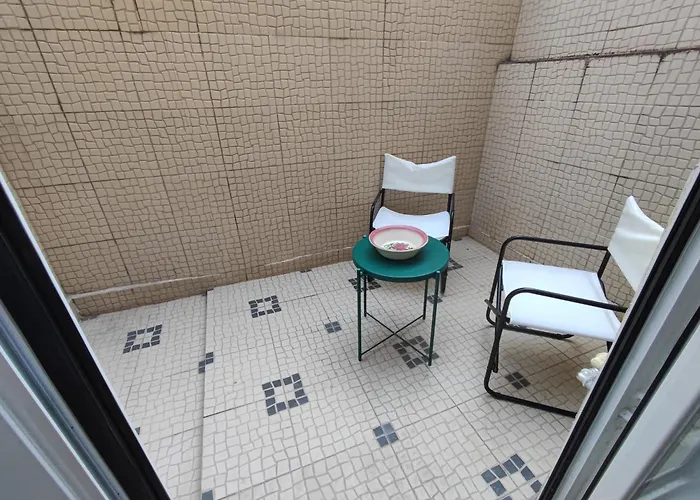 Apartament T1 Penha De Franca Com Patio Lizbona