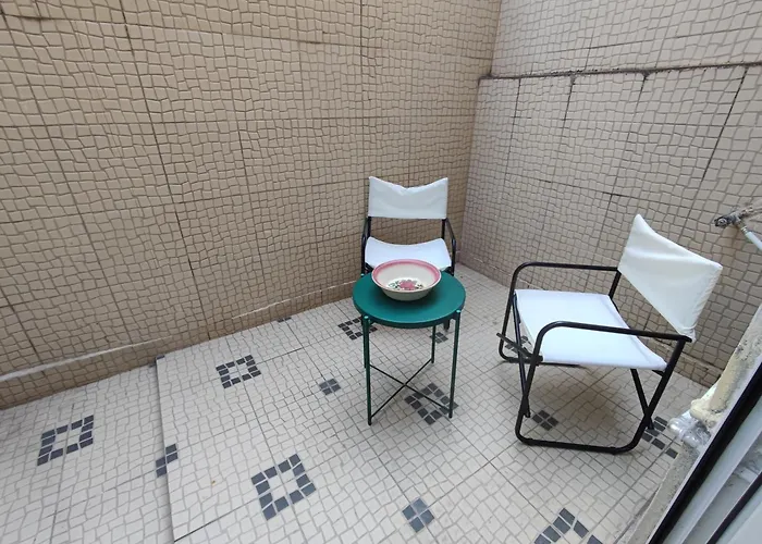 Apartament T1 Penha De Franca Com Patio Lizbona